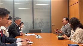 柯文哲拜會野田佳彥。（圖／記者許皓婷攝影）