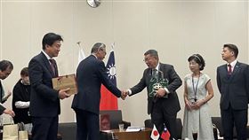 柯文哲拜會古屋圭司、木原稔。（圖／記者許皓婷攝影）