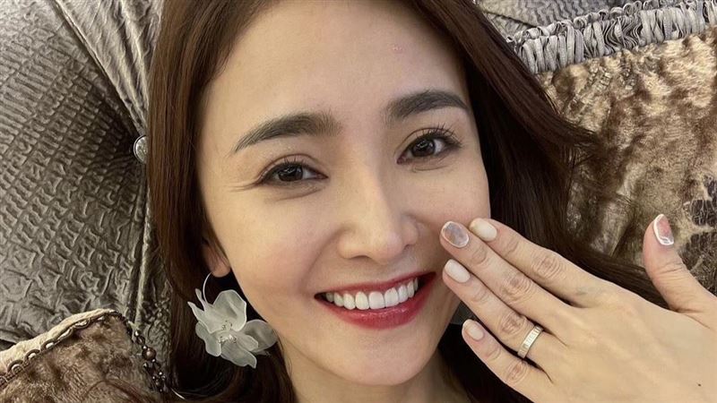 前夫才公開新戀情　陳子玄無名指秀戒曝光