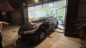 高雄市議會,民進黨市議員,李雨庭,債務協商,衝撞,逃逸,林園分局