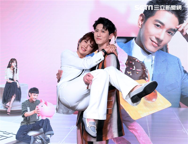 劉奕兒、孫沁岳出席「鬼之執行長」記者會。（記者邱榮吉/攝影）