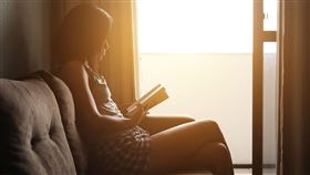 看書，閱讀（圖／翻攝自pixabay）