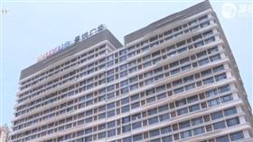 超狂土豪「買42間房」全部打通！多條承重柱被截斷…大樓外牆慘裂開