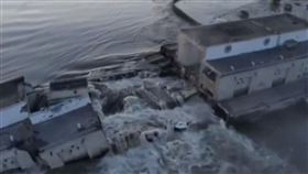 烏克蘭南部赫爾松，新卡科夫卡水壩（Nova Kakhovka dam），炸毀，洪水（圖／美聯社／達志影像）