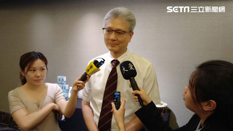 整天宅在家當心了　他才35歲！竟嚴重骨鬆