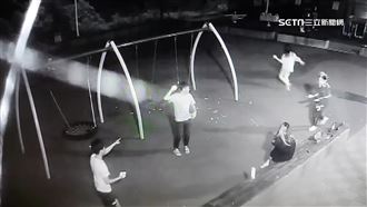 年輕男女拿刮鬍泡亂噴！公園設施慘遭殃