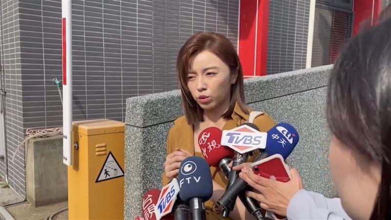 出車禍車頭全凹　王瞳備受驚嚇露面說話了