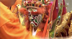 ▲開臉不可隨意說話、飲食。（圖／寶島神很大）