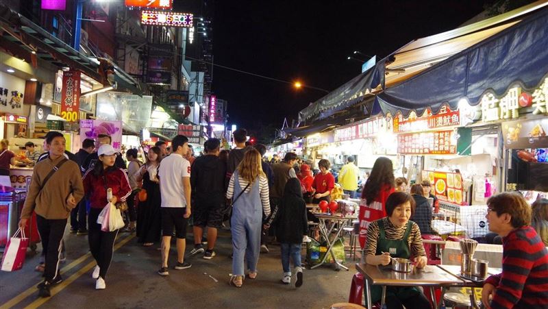 夜市「超雷1小吃」狂擺5攤！網驚：賺到哭