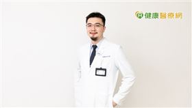 新光醫院生殖醫學中心主任李毅評醫師提醒，不孕症原因與男女皆有關，需雙方共同努力。取卵重點「質勝於量」，掌握個人化治療趨勢安心備孕。