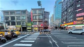 台南3歲女童車禍路口斑馬線退縮台南3歲女童5月初在北區斑馬線上遭撞不治，事件喚起全國各界重視行人安全，當時車禍現場的斑馬線如今已退縮，車輛停止線也往後退。中央社記者張榮祥台南攝  112年6月7日