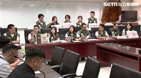 ▲民進黨新北市議會黨團召開「選舉行程狂拉票 幼兒中毒不重要」記者會，要求侯友宜市長進議會專案報告