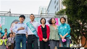 吳怡農父　吳乃德。壯闊台灣 吳怡農臉書