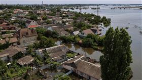 烏克蘭卡科夫卡水壩（Kakhovka Dam）潰堤（圖／路透社／達志影像）