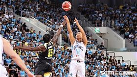 ▲PLG總冠軍賽第4戰，臺北富邦勇士林志傑出手投籃。（圖／記者劉彥池攝影）