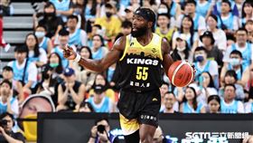 ▲PLG總冠軍賽第4戰，新北國王曼尼高（Kenny Manigult）組織進攻。（圖／記者劉彥池攝影）