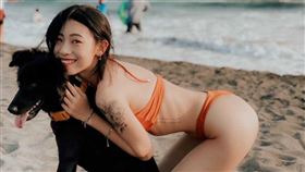 25歲前國軍八軍團女輔導長內內轉戰演藝圈成為直播主。(圖／取自內內臉書)