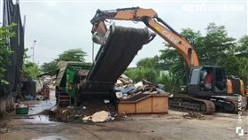 新北市，新莊，清潔隊，破碎機，骨折