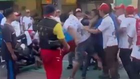 六房媽祖遶境，雲林虎尾，夾菜太慢，打架(圖／翻攝畫面)