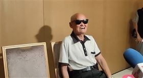 李炳輝今現身受訪。（圖／記者鍾智凱攝）