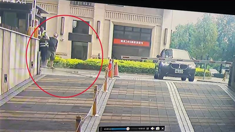 24樓掉鋼筋險「砸頭」斃命　保全怒控工地