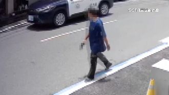 玉井居民嚇壞！男「持槍」逛大街對警嗆聲