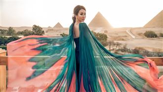 服裝逆襲太辣！薔薔埃及被抓進警局審問