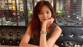 ▲面對搜救犬遭批評，讓胡采蘋轉發搜救員的文章怒嗆酸民「身為人類你救過誰」。（圖／翻攝自Emmy追劇時間臉書）