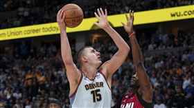 ▲金塊約基奇（Nikola Jokic）狂寫紀錄率金塊奪隊史首冠。（圖／美聯社／達志影像）