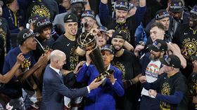 ▲金塊成為自馬刺後，第2支從ABA併入NBA後奪冠的球隊。（圖／美聯社／達志影像）