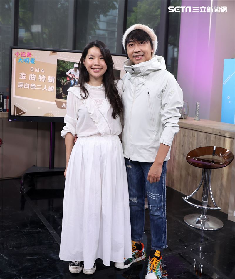 深白色二人組三立新聞網專訪。（圖/記者邱榮吉攝影）