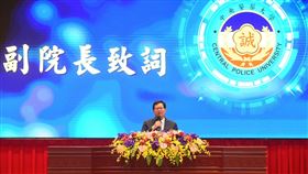 行政院副院長鄭文燦今（13）日出席「中央警察大學112年聯合畢業典禮」。（圖／行政院提供)