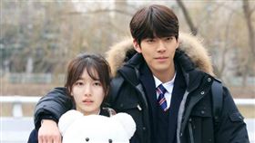 ▲金宇彬和秀智二搭韓劇《都會實現嗎》。（圖／翻攝自微博）