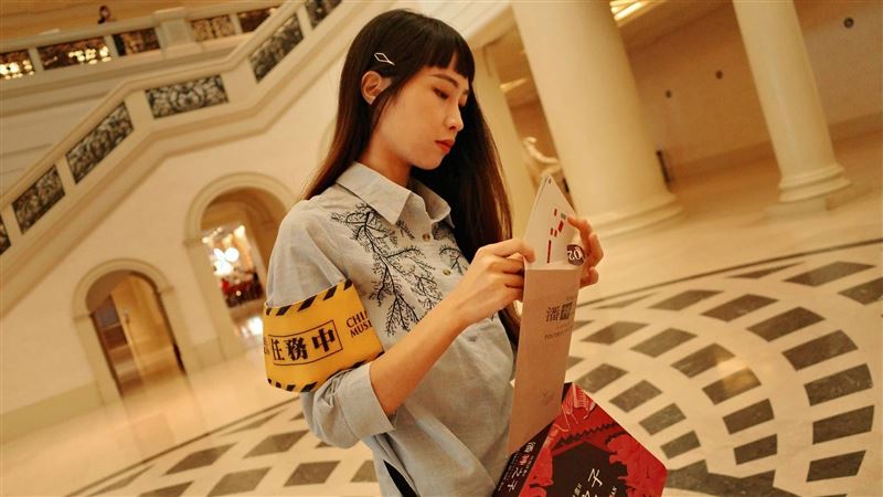 許傑輝要求全裸穿小丁　女星淚謝小嫻介入