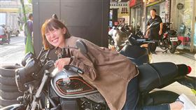 李懿喜愛重機。（圖／翻攝自臉書）