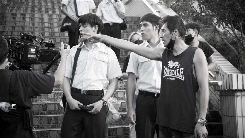 藍正龍新作紀念已故恩師　自爆是中二少年