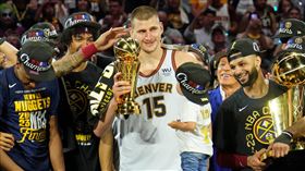 ▲約基奇（Nikola Jokic）奪得2023年NBA總冠軍賽FMVP。（圖／路透社／達志影像）