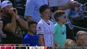 張育成,大聯盟,亞利桑那納響尾蛇隊,味全龍,球衣,天母棒球場,美國學校