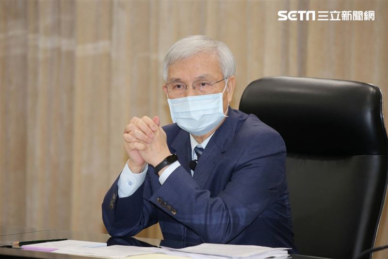 中央銀行總裁楊金龍宣布不升息，GDP預測值為1.72%。（圖／記者楊澍攝影）