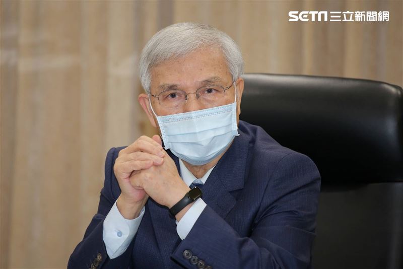中央銀行總裁楊金龍宣布不升息，GDP預測值為1.72%。（圖／記者楊澍攝影）