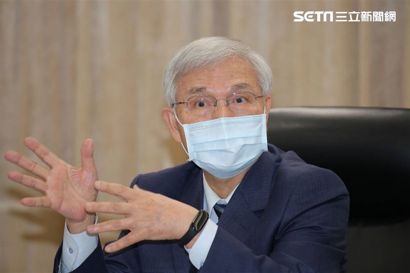 中央銀行總裁楊金龍宣布不升息，GDP預測值為1.72%。（圖／記者楊澍攝影）