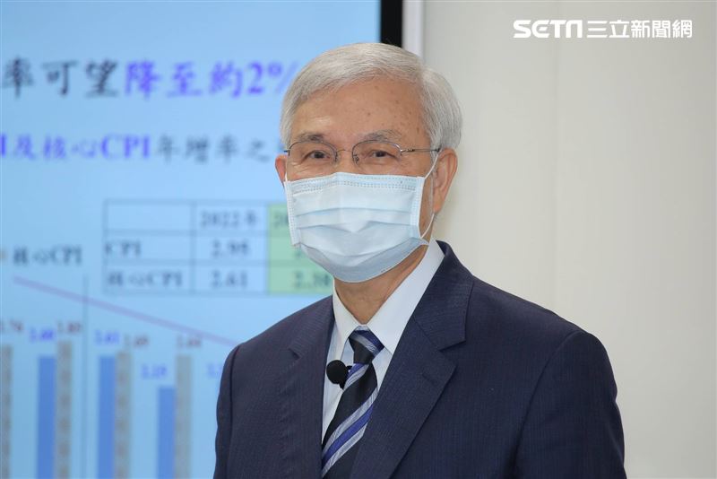 中央銀行總裁楊金龍宣布不升息，GDP預測值為1.72%。（圖／記者楊澍攝影）