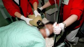 台中SOGO遭掃射「蒙面人狂轟43槍」　無辜孕婦遭流彈擊中淪植物人（圖／CTWANT提供）　僅限該則新聞使用