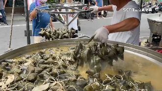 知名肉粽店過節生意夯！饕客願排2.5小時