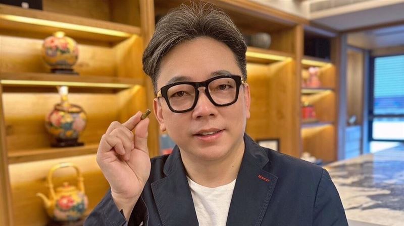 詹惟中年輕時帥炸！粉色衣遭爸丟光：很娘