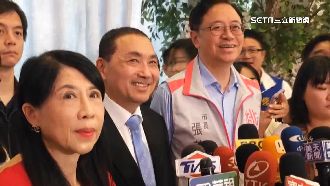 跨區桃園跑攤遇抗議　侯友宜表情超尷尬