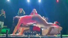 女舞者「下體打臉」巴西男手臂脫臼（翻攝自推特）