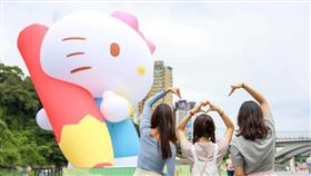 新北市新店碧潭地景裝置藝術，三麗鷗「寫生主題」。（圖／翻攝自新北市觀光旅遊局 官網）