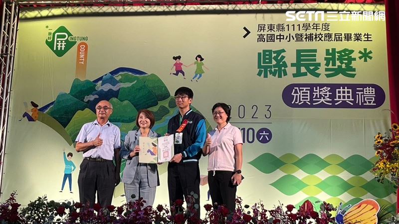 上學途中母遭撞喪命　他挺過創傷考滿級分