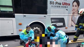 板橋公車與機車擦撞　女騎士爆頭送醫命危